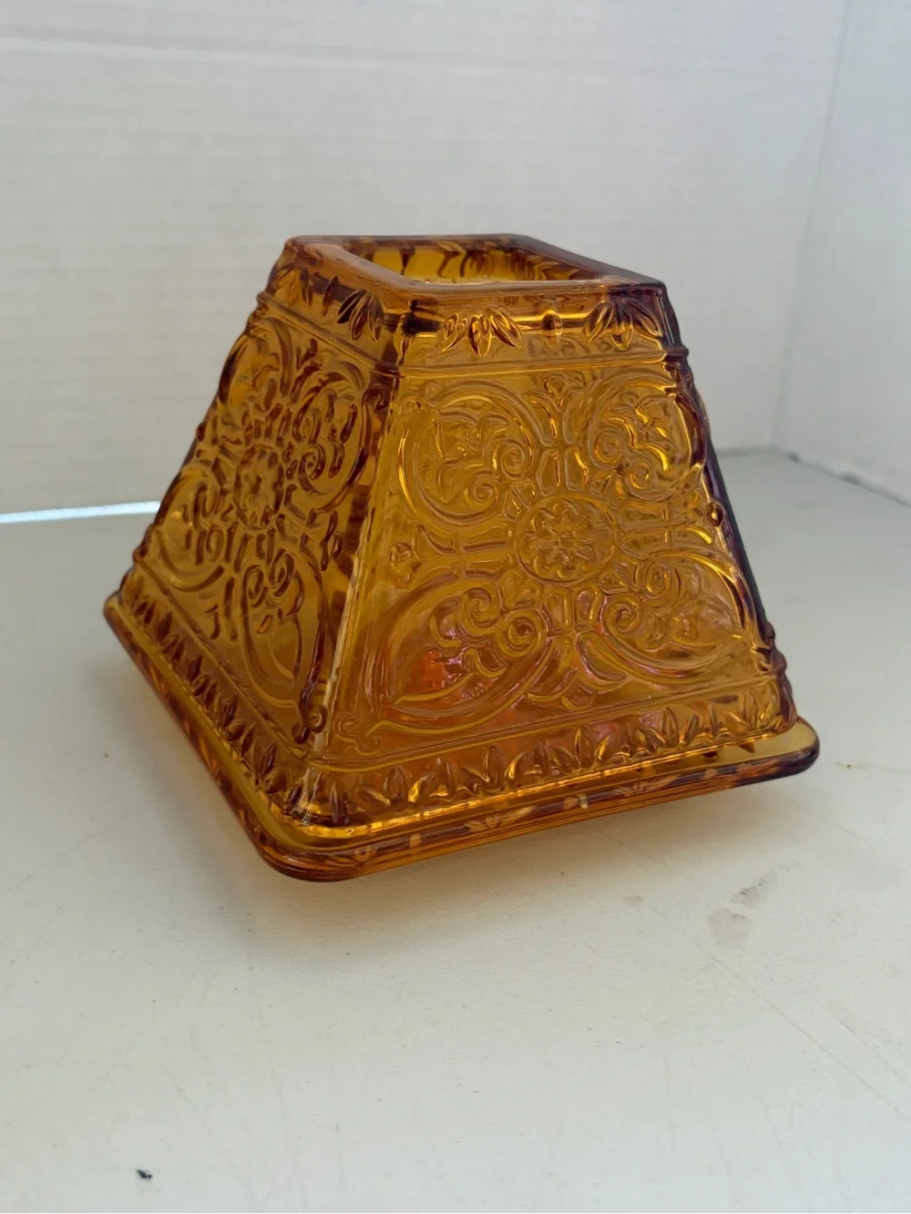 Vintage aPartylite Amber Pressed Glass Fairylamp. - Picture 2 of 8